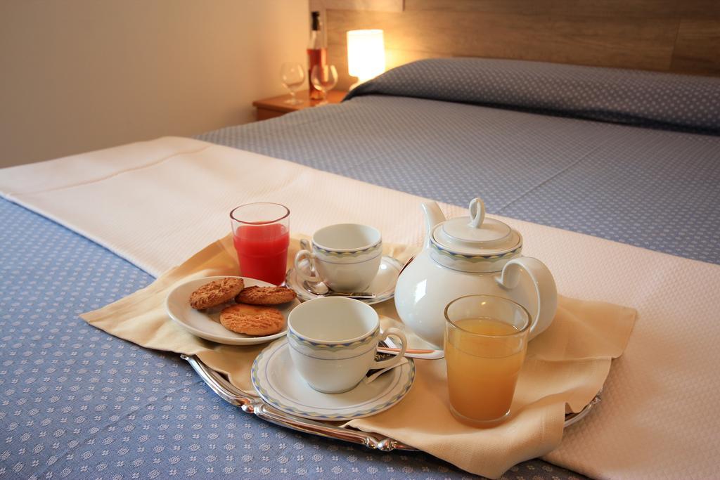 Hotel Colomber Гардоне Ривьера Экстерьер фото