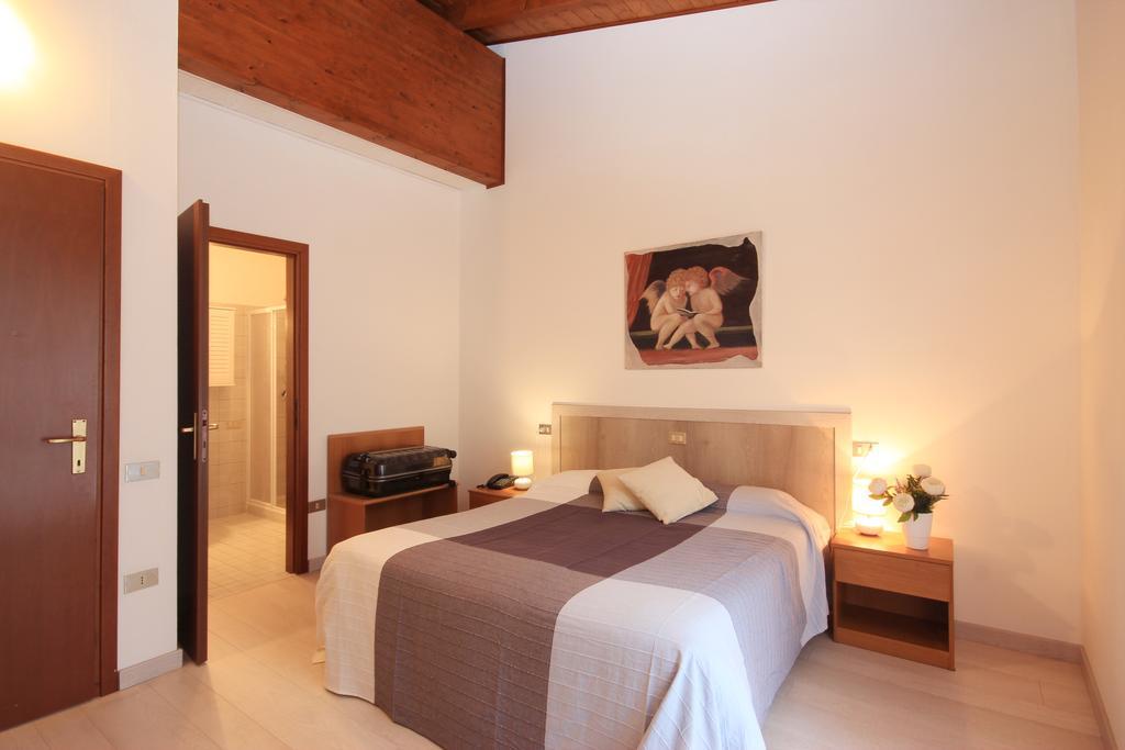 Hotel Colomber Гардоне Ривьера Экстерьер фото
