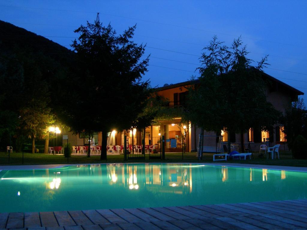 Hotel Colomber Гардоне Ривьера Экстерьер фото